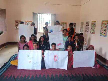 मारगोमुंडा: विश्व माहवारी दिवस पर मासिक धर्म स्वच्छता को ले आश्रय संस्था ने पिपरा ओर पुरानी चिहूंटियां में किया जागरूकता कार्यक्रम।