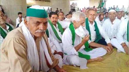 खैर: टप्पल में यमुना एक्सप्रेसवे इंटरचेंज पर किसानों की महापंचायत प्रदर्शन का मामला, एसडीएम खैर ने कराया समापन