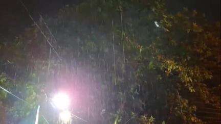 বর্ধমান ১: দক্ষিণবঙ্গে ৪০ থেকে ৪৫ কিলোমিটার বেগে ঝোড়ো হাওয়া ও বৃষ্টির পূর্বাভাস দিল আবহাওয়া দপ্তর, বৃষ্টি শুরু হয়েছে বর্ধমানেও