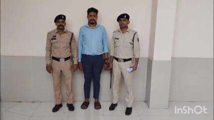 दुर्ग: भिलाई नगर थाना पुलिस ने नाबालिग को बहला-फुसलाकर भगाने और अनाचार करने वाले फरार आरोपी को किया गिरफ्तार