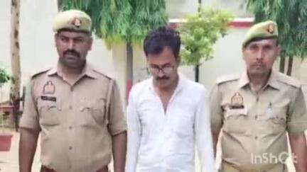 बुढ़नपुर: अहरौला पुलिस ने गढ़ा स्कूल के पास से अवैध तमंचा और कारतूस के साथ 2 अभियुक्तों को किया गिरफ्तार
