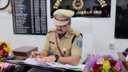 पेटरवार: बोकारो के नए SP हरविंदर सिंह ने पेटरवार थाना का औचक निरीक्षण किया, कई मामलों की समीक्षा कर दिशानिर्देश दिए