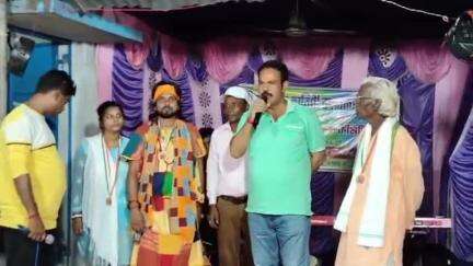 সিউড়ি ১: পদ্মশ্রী পুরস্কার প্রাপ্ত রতন কাহার কে সম্মাননা জানানো হলো দত্তপুকুর মুখাগ্নিতলা মা রক্ষা কালিতলা পুজো কমিটির পক্ষ থেকে