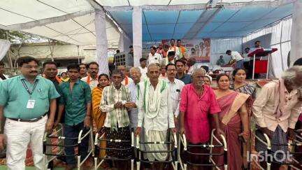 बिल्हा: ग्राम दगौरी में आयोजित संविधान सेवा में बिल्हा विधायक धरमलाल कौशिक एवं सुनी ग्रामीणों की समस्याएं