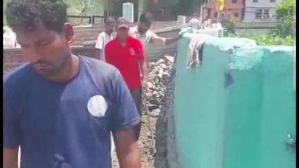 बागेश्वर: मंडलसेरा में नाली निर्माण में गुणवत्ताहीन कार्य पर नाराज नगरपालिका अध्यक्ष सुरेश खेतवाल ने तुड़वाया निर्माण कार
