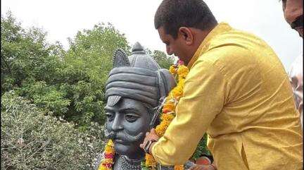 देपालपुर: देपालपुर में बीजेपी ने मनाई महाराणा प्रताप जयंती, जिलाध्यक्ष श्रवण सिंह चावड़ा ने प्रतिमा पर किया माल्यार्पण