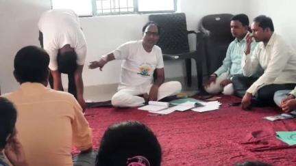 महोबा: राजकीय आयुर्वेदिक चिकित्सालय में अंतरराष्ट्रीय योग दिवस की तैयारी शुरू, प्रशिक्षकों को मिला विशेष प्रशिक्षण