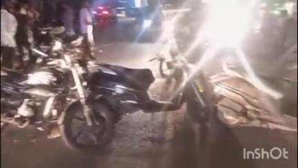 कोल: बन्नादेवी, अंधी के बाद बिजली गुल होने पर आक्रोशित क्षेत्रीय लोगों ने मोटरसाइकिल सड़क पर लगाकर किया जाम, जमकर काटा हंगामा