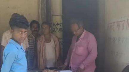 सरायगढ़ भपटियाही: सरायगढ़ भपटियाही में जन वितरण दुकानों पर जून माह के अनाज का वितरण शुरू होने से लोगों में खुशी