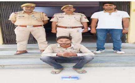 (थाना मालाखेडा)

01 अवैध देशी पिस्टल सहित 01 आरोपी गिरफ्तार।
#rajasthanpolice