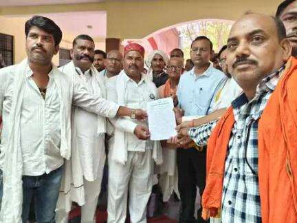 तुर्रा में ब्लॉक भवन बनाए जाने की मांग...किसान यूनियन की तरफ से......