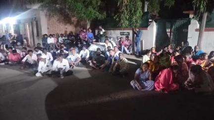 फलटण: तरडगाव येथे दोन गटात हाणामारी, दलित समाजाच लोणंद पोलीस ठाण्यासमोर ठिय्या आंदोलन
