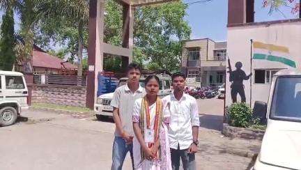 ঢেকিয়াজুলি ভাগ: ঢেকীয়াজুলি চাহ বাগিচা ষ্টাপ ক্লাব ভোট কেন্দ্ৰত কংগ্ৰেছ দলৰ আঞ্চলিক পঞ্চায়তৰ প্ৰাৰ্থীক বিজেপি কৰ্মীয়ে অপদস্থ কৰাৰ অভিযোগ