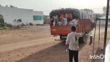 नेपानगर: जिले में अन्न दूत योजना के तहत 7.5 टन क्षमता वाले वाहनों में भेजा जा रहा है 15 टन राशन