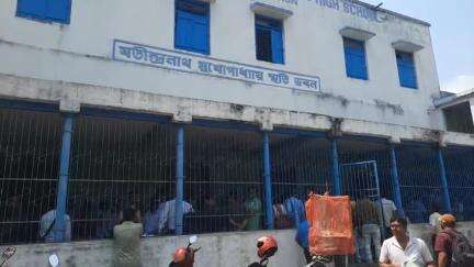কৃষ্ণনগর ১: AV হাইস্কুল থেকে কৃষ্ণনগর সদর সাবডিভিশন এবং তেহটটো সাবডিভিশনের ২৩১টি স্কুলের মাধ্যমিকের রেজাল্ট প্রদান করা হলো শিক্ষকদের