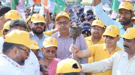 दैनिक जागरण समूह द्वारा बिहार गौरव यात्रा का आयोजन किया जा रहा है। इस क्रम में पटना जिले में जिलाधिकारी पटना द्वारा बिहार गौरव यात्रा को झंडी दिखाकर रवाना किया गया।