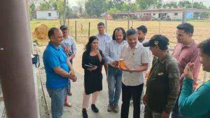 पौड़ी: मुख्य विकास अधिकारी ने यमकेश्वर ब्लॉक में किया निरीक्षण, ग्रामीण आजीविका योजनाओं की की सराहना