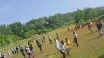 করিমগঞ্জ: দলগ্রাম ভোট কেন্দ্রে উত্তেজনা,ভোট প্রদানকে কেন্দ্র করে দু'পক্ষের মধ্যে মারামারি