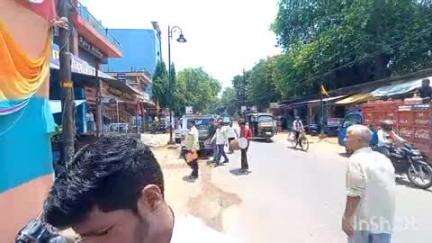 लातेहार: लातेहार न्यायालय के आदेश पर उपहार स्वीट्स खाली कराया गया