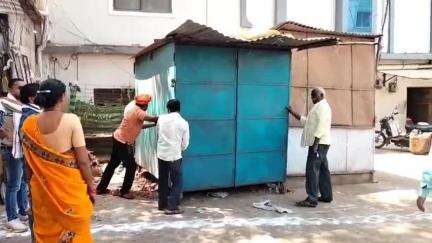 होशंगाबाद नगर: नर्मदापुरम शहर के मुख्य बाजार में सड़क किनारे से हटाया गया अतिक्रमण