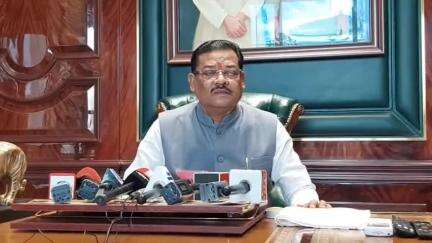 पाकिस्तानचे सैनिक बॉर्डर सोडून पळत आहेत: पालकमंत्री संजय शिरसाठ