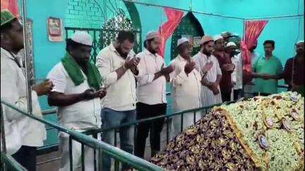 పలమనేరు: పలమనేరు:దండపల్లి రోడ్డు దర్గా నందు "గంజేశావళి బాబా" 77వ ఊరూస్ మహోత్సవం, 2వ తేదీ శుక్రవారం రాత్రి గంధం 3,4,తేదీలలో ఖవాలీ