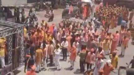 सोहागपुर: दशनामी गोस्वामी समाज ने धूमधाम से मनाई आदि शंकराचार्य जी की जयंती, नगर में निकाली गई भव्य शोभायात्रा