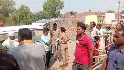 बबेरू: भदवारी गांव में युवती ने फांसी लगाकर की आत्महत्या, पुलिस ने पोस्टमार्टम के लिए भेजा शव