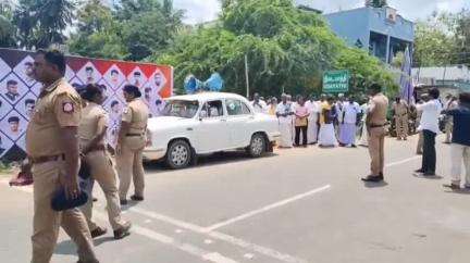 பட்டுக்கோட்டை: திருவோணம் தாலுகாவுடன் இணைக்கப்பட்டதற்கு எதிர்ப்பு தெரிவித்து கிராம நிர்வாக அலுவலகம் முன்பு கிராம மக்கள் போராட்டம்
#localissue