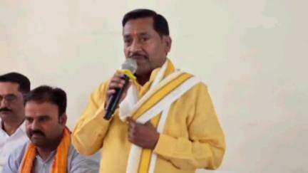 तालबेहट: लालौन में ग्राम चौपाल का आयोजन, सदर विधायक ने आमजनमानस की समस्याएं सुनीं और अधिकारियों को फटकार लगाई