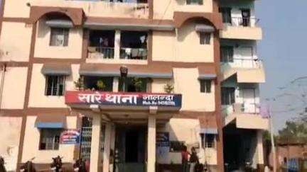 अस्थावां: सारे के बलबापुर में बाइक सवार को अज्ञात वाहन ने मारी टक्कर, एक की मौत, एक घायल