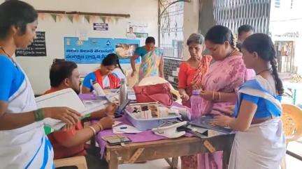 ఎమ్మిగనూరు: గోనెగండ్ల మేజర్ గ్రామపంచాయతీ ఆధ్వర్యంలో 104 ఉచిత వైద్య శిబిరం సద్వినియోగం చేసుకున్న వికలాంగులు వృద్ధులు