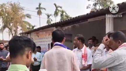 নগাঁও: হাতীগাঁও বাগিচা গাঁও পঞ্চায়তত প্ৰায় শতাধিক কংগ্ৰেছ কৰ্মীয়ে দলত্যাগ কৰি মন্ত্ৰী কেশৱ মহন্তৰ উপস্থিতিত যোগদান কৰে অগপ দলত