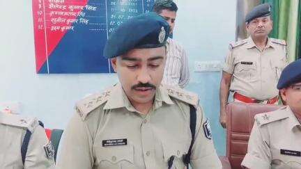 केसरिया: केसरिया थाना क्षेत्र के गोंछी गांव के राहुल गिरी ने कर्जदारों से बचने के लिए खुद बनाई लूट की मनगढ़ंत कहानी, गिरफ्तार