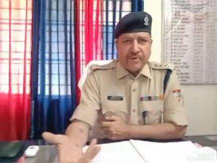 सतपुली: सीओ सदर त्रिवेंद्र सिंह राणा के निर्देश का असर, सतपुली बाजार में पुलिस ने कराया सत्यापन का अनाउंसमेंट