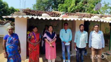 ଧର୍ମଗଡ: କଲମପୁର ଗସ୍ତରେ ଆସି ବିଭିନ୍ନ ଗ୍ରାମରେ ଚାଲିଥିବା ସର୍ଭେ କାର୍ଯ୍ୟ ତଦାରଖ କଲେ ଜିଲ୍ଲା ଅତିରିକ୍ତ ଶିକ୍ଷା ଅଧିକାରୀ