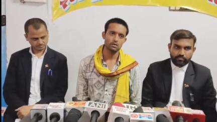 सोरांव: मऊआइमा के जमखुरी गांव में दबंग व्यक्तियों के खिलाफ कार्रवाई न होने पर बजरंग दल के कार्यकर्ता ने न्याय की गुहार लगाई