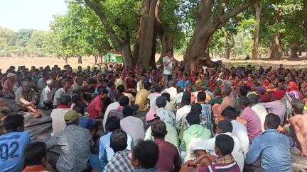 କୋଟପାଡ: ପୂଜାରୀପୁଟ ଠାରେ ମିନାକ୍ଷୀ ବିଦ୍ୟୁତ ପ୍ରକଳ୍ପ ବିରୋଧରେ ଅଭିଯୋଗ ଆଣିଲେ ଗାଁ ଲୋକେ,  ଧାରଣା ପାଇଁ ନେଲେ ନିଷ୍ପତ୍ତି