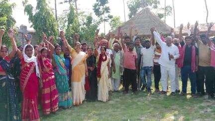 हरनौत: प्रशांत किशोर नीतीश कुमार के पैतृक गांव कल्याण बीघा से करेंगे हस्ताक्षर अभियान की शुरुआत, बराह गांव में बैठक की