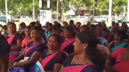 திருநெல்வேலி: முருகன் குறிச்சியில் பல்வேறு கோரிக்கைகளை வலியுறுத்தி அங்கன்வாடி ஊழியர்கள் காத்திருப்பு போராட்டம்
