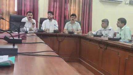 ऊना: एसडीएम ऊना ने अधिकारियों व कर्मचारियों को दिए निर्देश, पूरी पारदर्शिता एवं निष्पक्षता के साथ होगा बीपीएल परिवारों का चयन