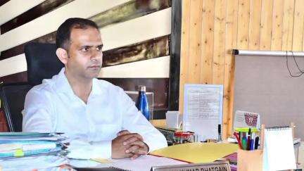 बागेश्वर: बागेश्वर जिलाधिकारी आशीष भटगांई ने जल संरक्षण के लिए ठोस कदम उठाने के निर्देश दिए, अधिकारियों की बैठक की