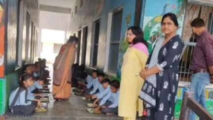 चित्तौड़गढ़: रा उप्रा विद्यालय गाड़ी लोहार में मिड डे मील योजना का अवलोकन अति. जिला कलेक्टर ने किया
