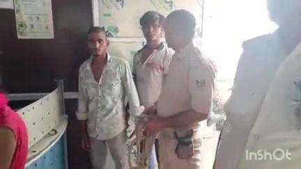 गोपालगंज: जादोपुर थाने की पुलिस ने 78 पीस टेट्रा पैक शराब के साथ दो युवकों को बाइक से गिरफ्तार किया, पूछताछ के बाद कोर्ट में पेश किया गया