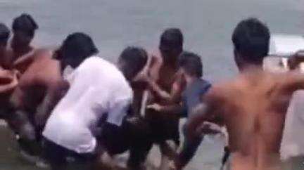कसरावद: नर्मदा नदी में नहाते समय तीन युवक डूबे, दो को गोताखोरों ने बचाया, एक की मौत