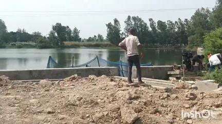 धामपुर: नहटौर के गांव नरगदी गंधू में कैंसर की बीमारी के प्रकोप को देखते हुए तालाब के दूषित पानी की आशंका।#jansamasya