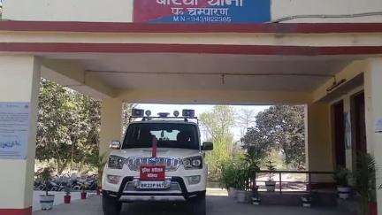 बैरिया: तिलंगही नहर के पास से 4 बंदूक, 12 गोली, 2 मोटरसाइकिल और चरस के साथ 5 अपराधकर्मी गिरफ्तार, प्रेस विज्ञप्ति जारी