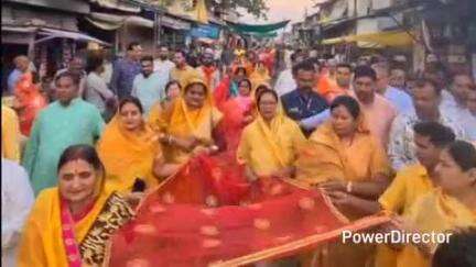 नैनपुर: मां शीतला मंदिर के 75 वर्ष पूरे होने पर नगर में चुनरी यात्रा निकाली गई, केबिनेट मंत्री श्रीमती संपत्तियां उइके ने की शिरकत