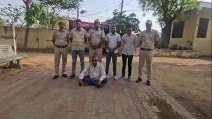 सूरजगढ़: स्यालूखुर्द हत्याकांड में फरार मुख्य आरोपी को पुलिस ने किया गिरफ्तार, नेवी कमांडर देवर व पत्नी की पहले हो चुकी गिरफ्तारी
