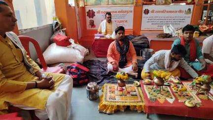 होशंगाबाद नगर: नर्मदापुरम में हनुमान धाम मंदिर में विप्र जनों द्वारा महामृत्युंजय अनुष्ठान का समापन